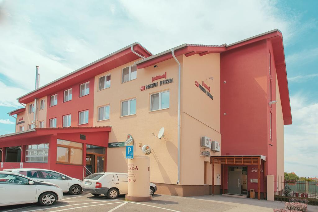 Penzion Hviezda Hotel Bratislava Exterior photo